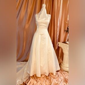 JIM HJELM Wedding Gown,exquisite Lace Back Sz 8